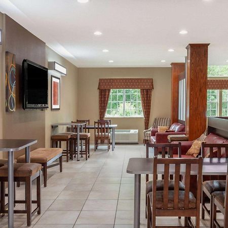 Microtel Inn & Suites By Wyndham Columbia Bagian luar foto