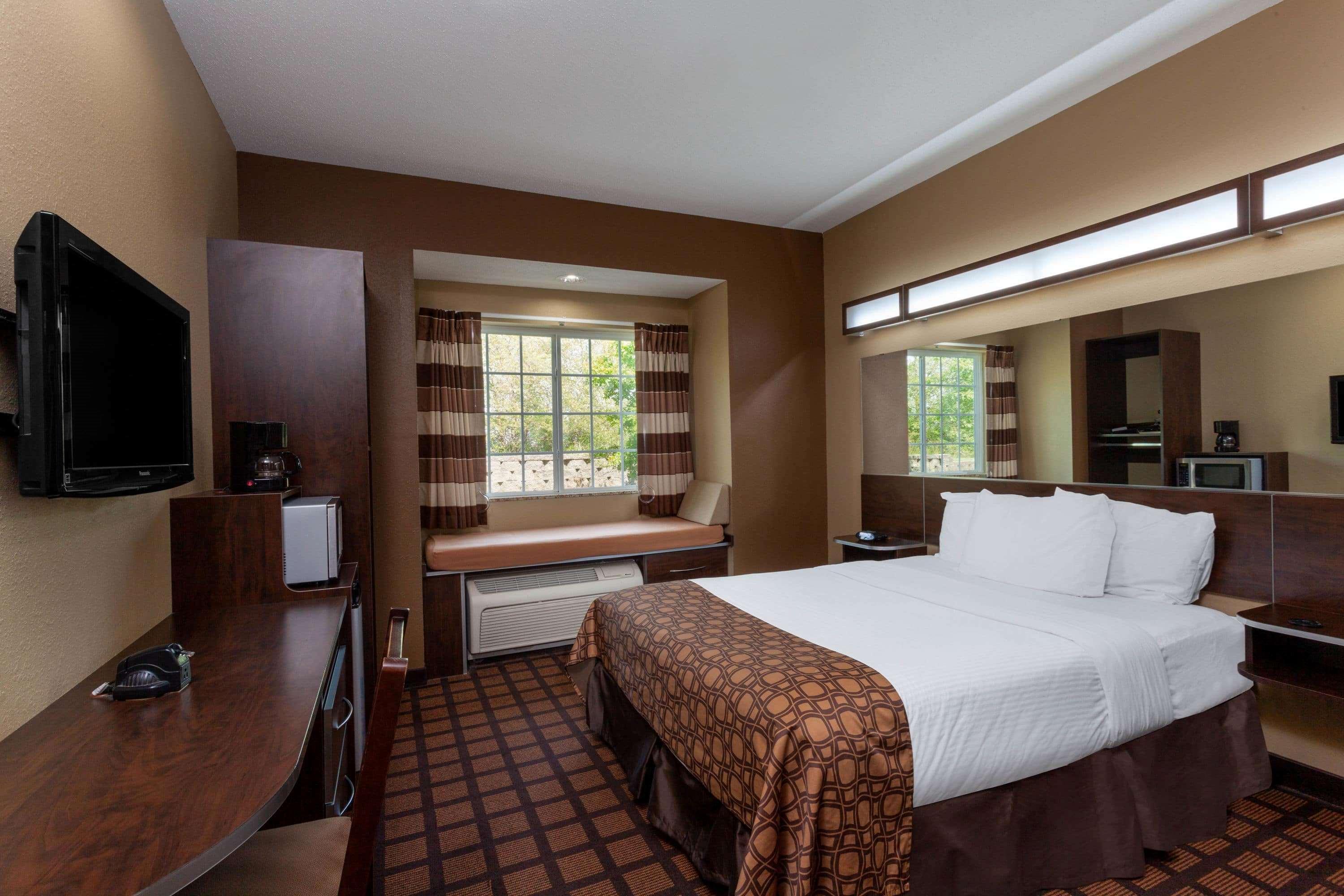 Microtel Inn & Suites By Wyndham Columbia Bagian luar foto